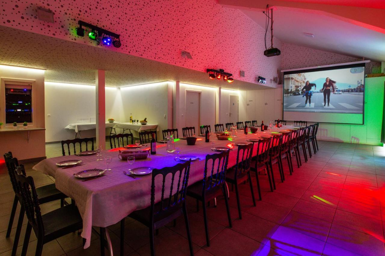 L'Epinette - Gite De Groupe Et Salle De Reception Allevard Kültér fotó